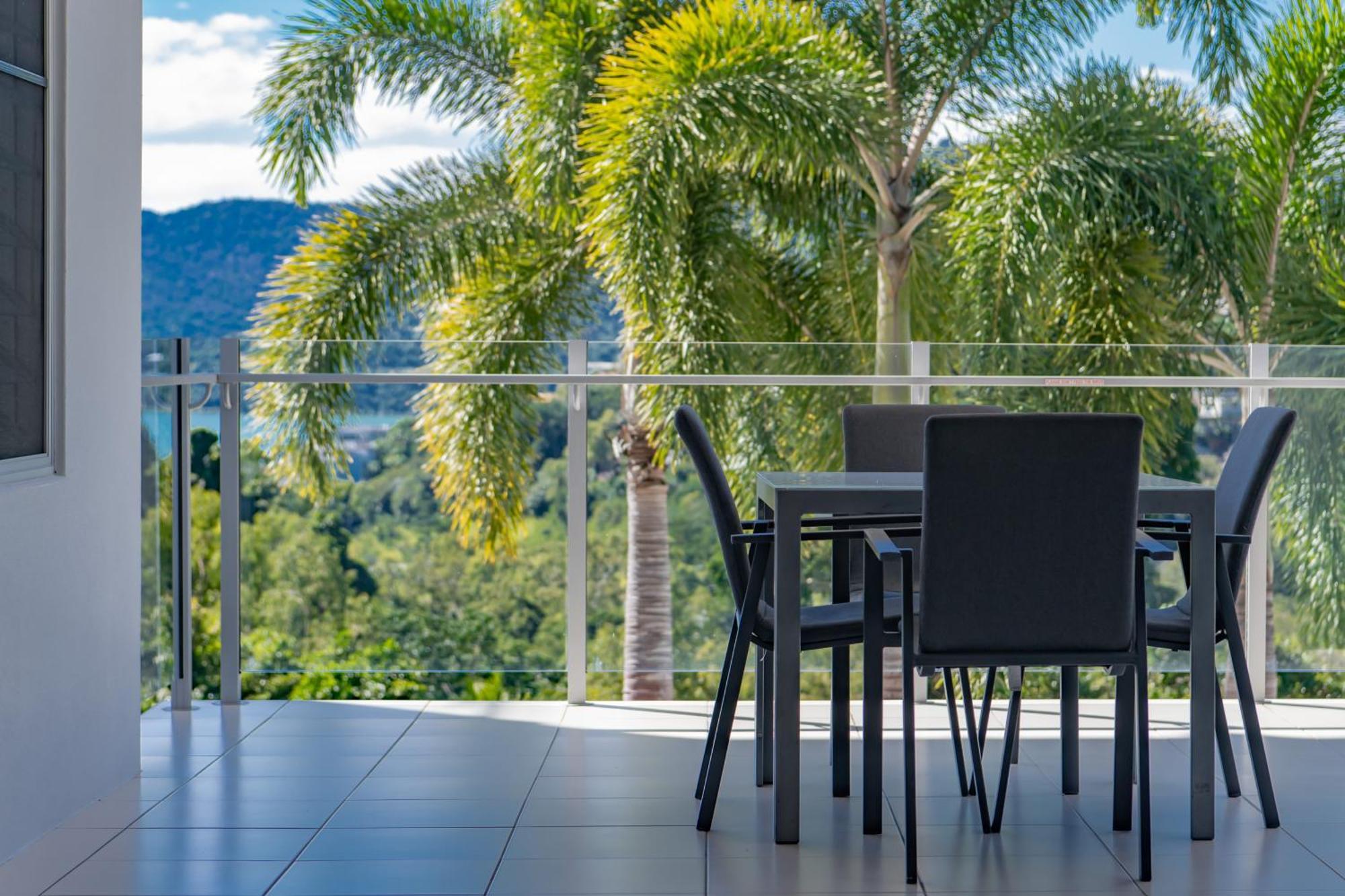 Airlie Summit Apartments Airlie Beach Eksteriør billede
